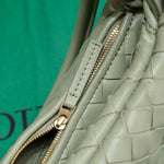 Exquisite leather bags-81