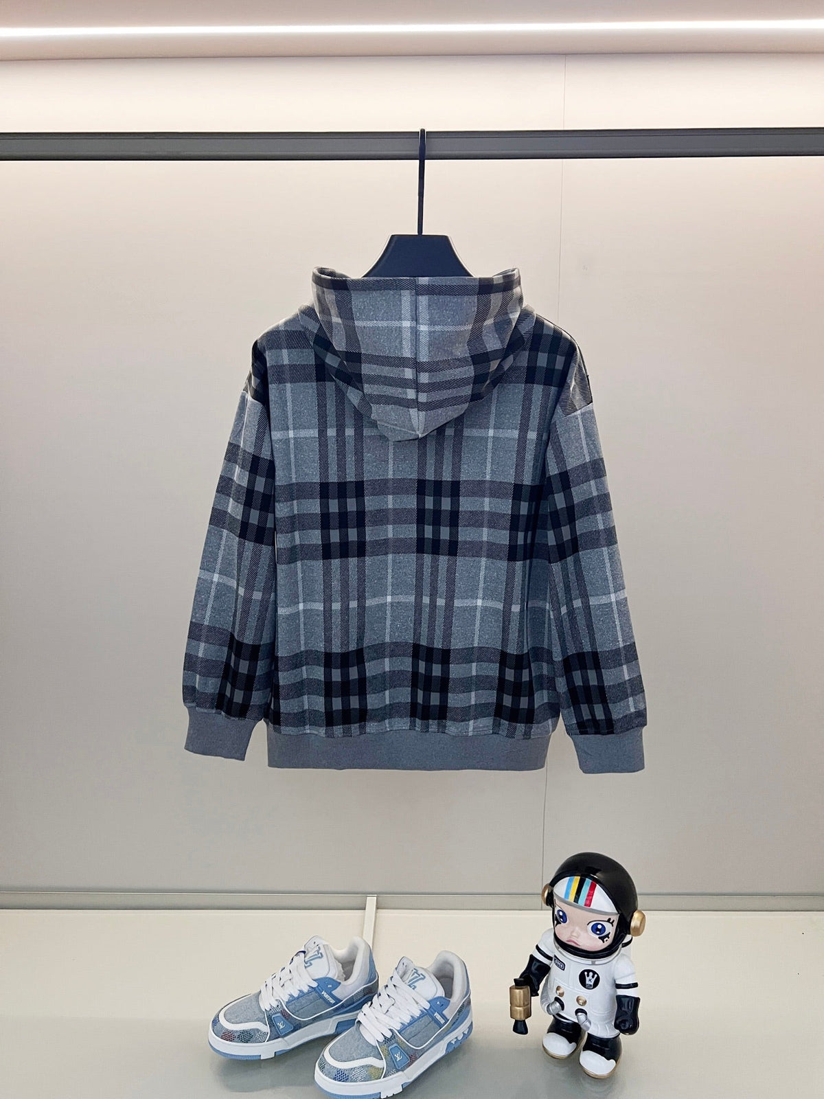 Classic Fit Hoodie-1042