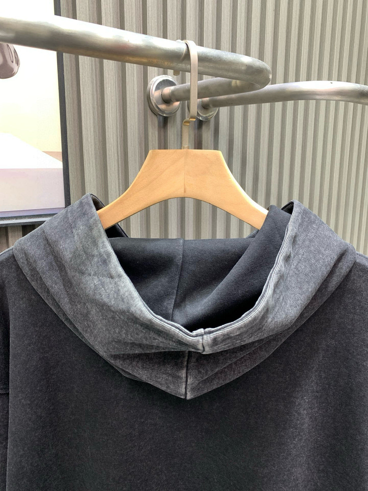 Classic Fit Hoodie-1023