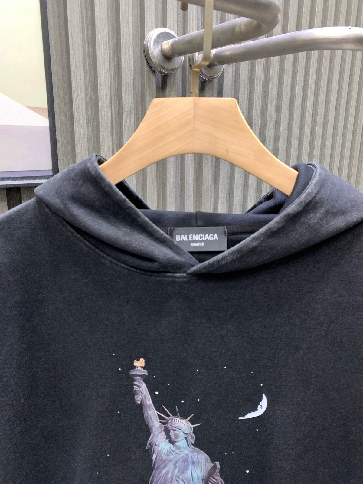 Classic Fit Hoodie-1019