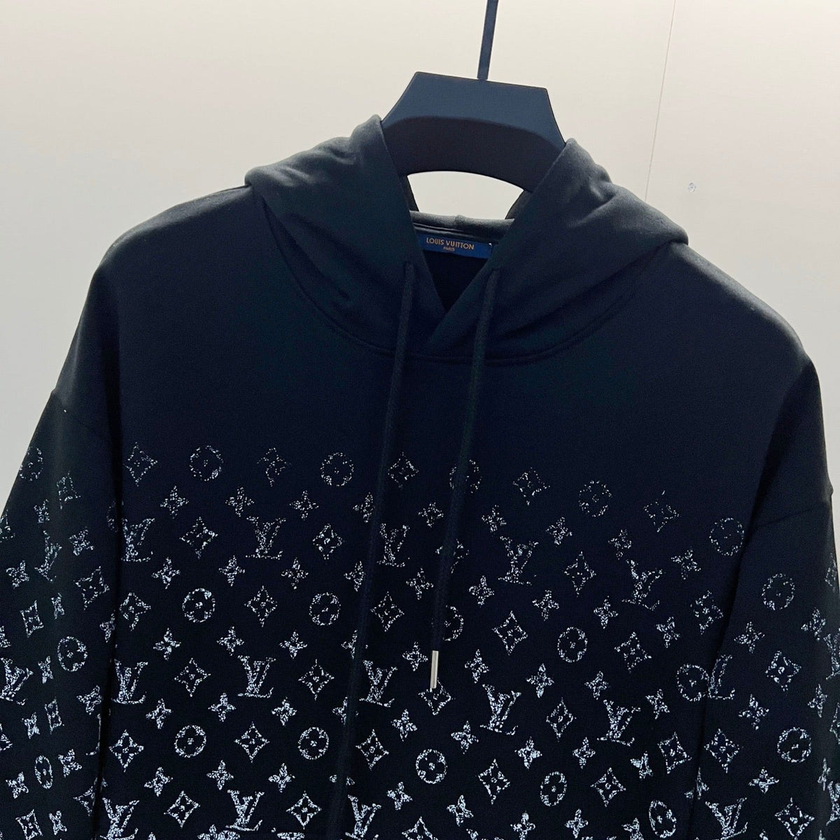 Classic Fit Hoodie-1040