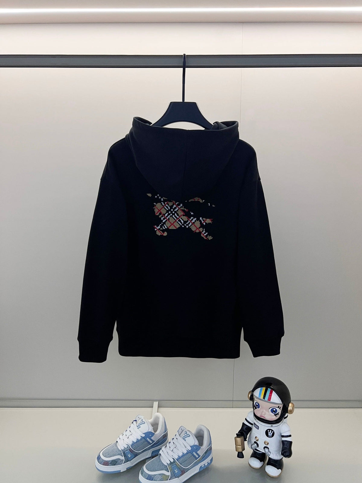 Classic Fit Hoodie-1046