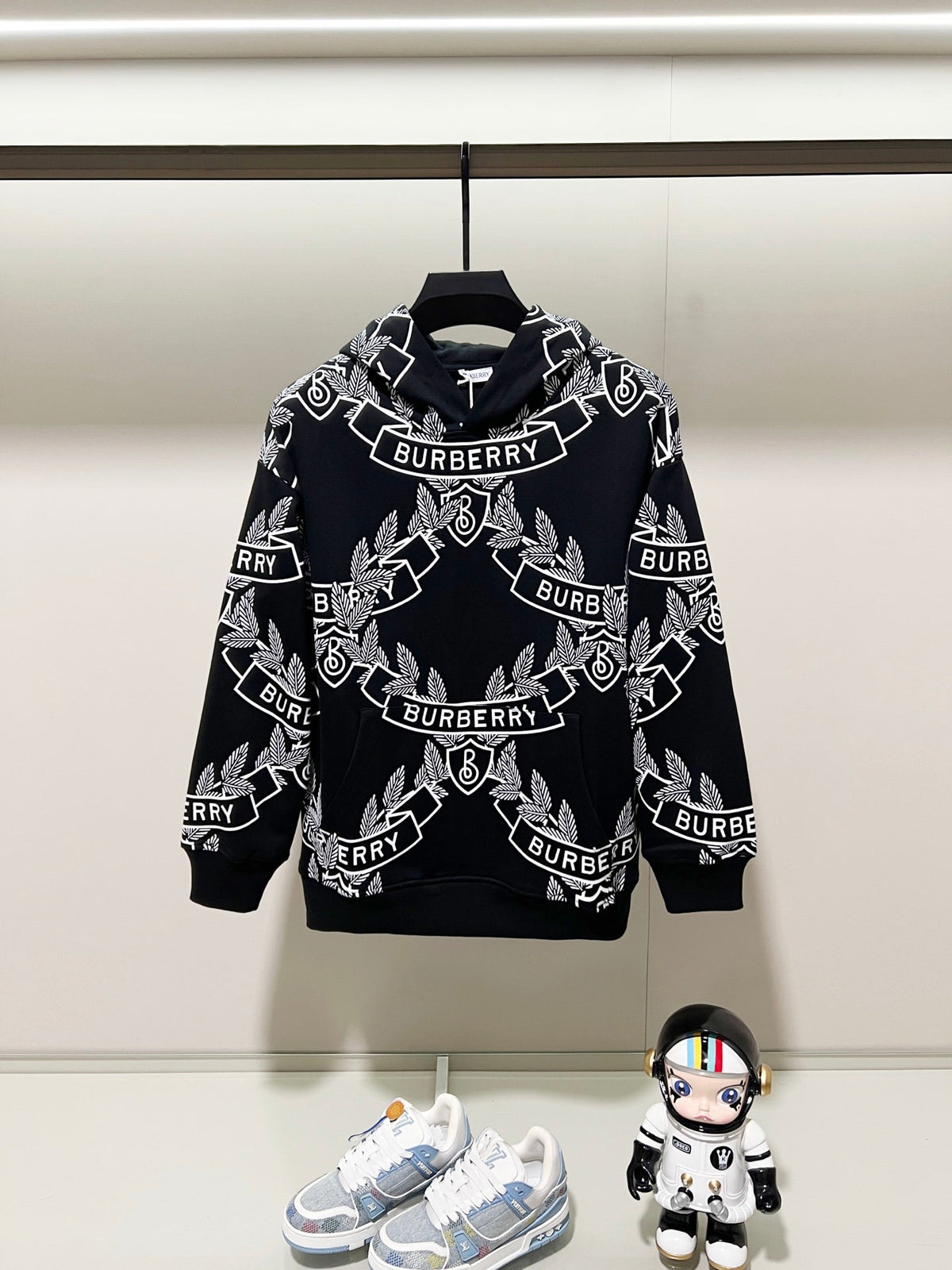 Classic Fit Hoodie-1096