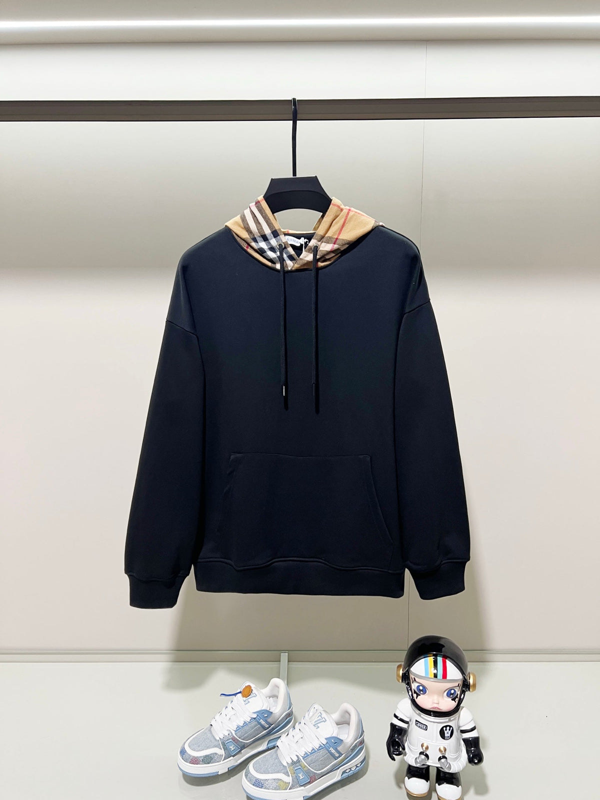 Classic Fit Hoodie-1098