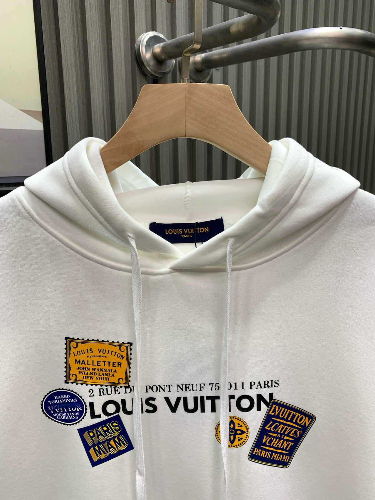 Classic Fit Hoodie-1008